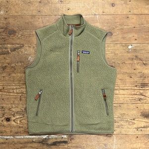 Green fleece Patagonia vest
